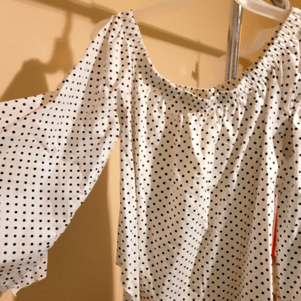 Beautiful white blouse  with black dots 👚